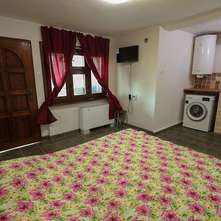 Guest House Koleshevi Byal Izvor Εξωτερικό φωτογραφία