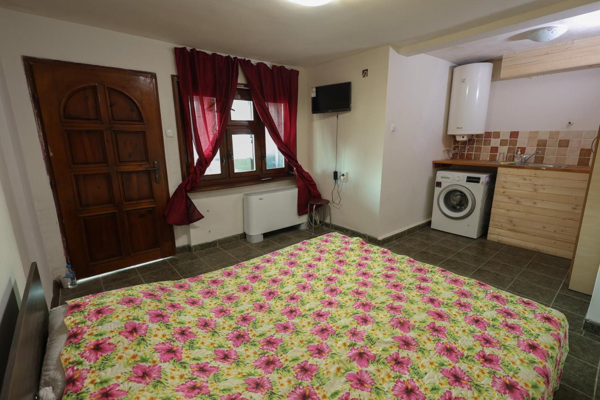 Guest House Koleshevi Byal Izvor Εξωτερικό φωτογραφία